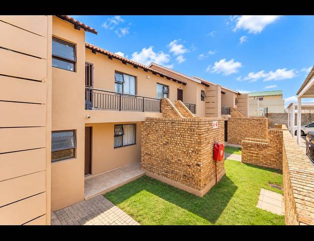 2 BEDROOM APARTMENT FOR SALE IN NORTH RIDING